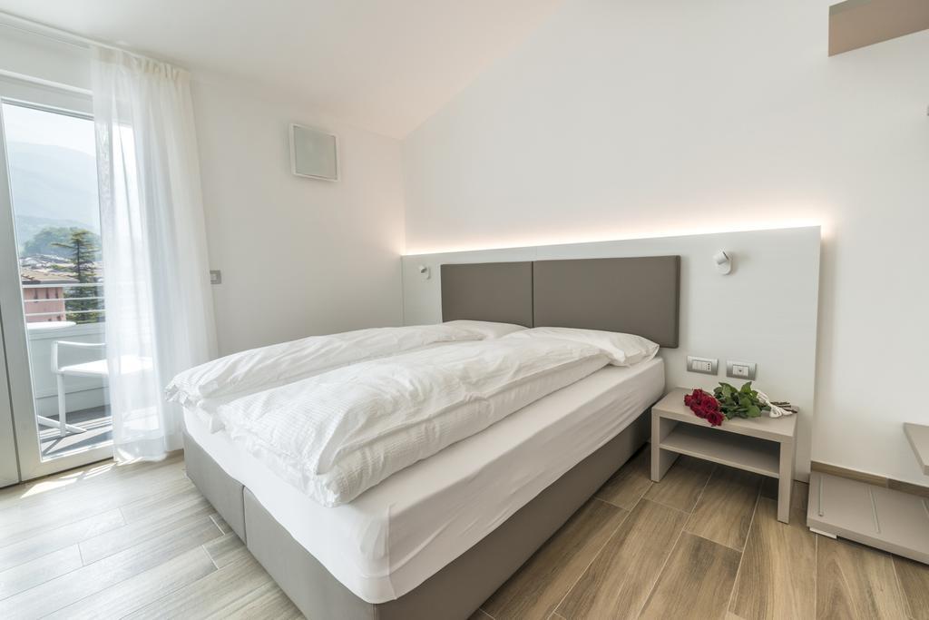 Albergo Garni Francesco Torbole Sul Garda Exterior photo